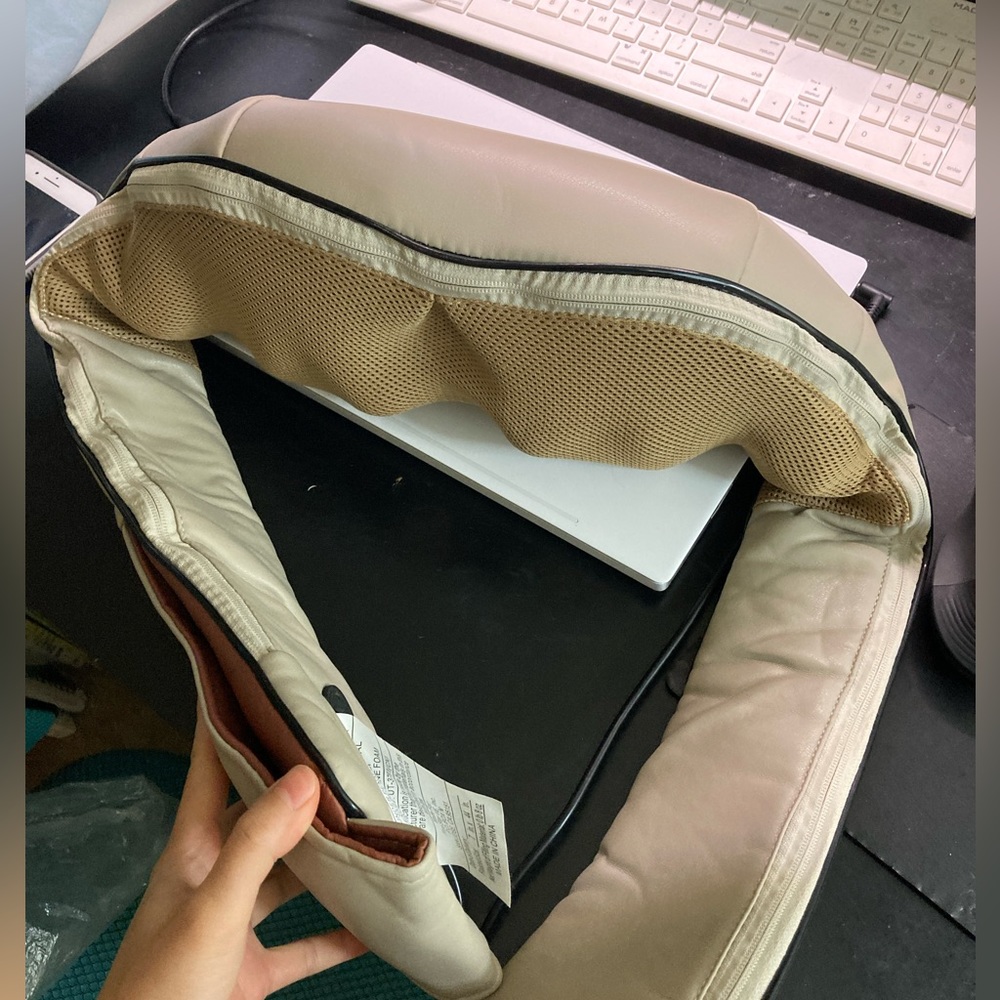 Shoulder and neck massager